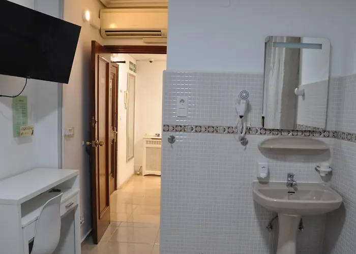 Ramon Y Cajal Affittacamere *